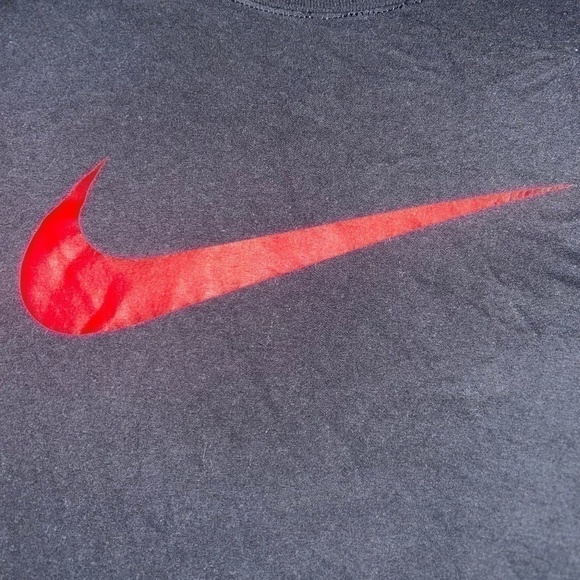 Nike Shirt Men’s Large Black With Red Swoosh Logo Athletic Short Sleeve T-Shirt - Picture 3 of 4